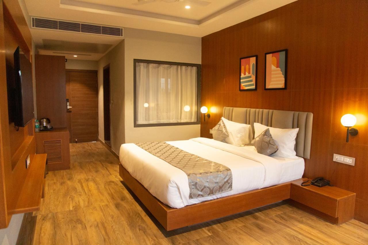 Hotel Westend Udaipur Exterior foto